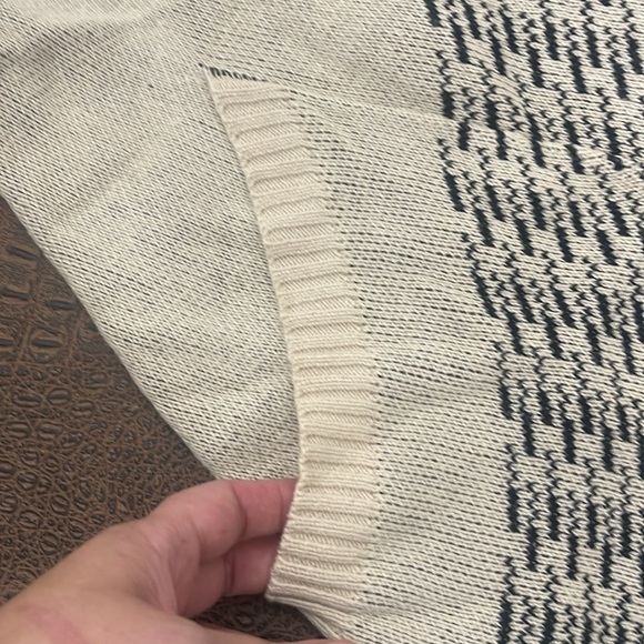 CLICHE’ wool blend fringe hooded sweater vest size medium - Picture 5 of 5